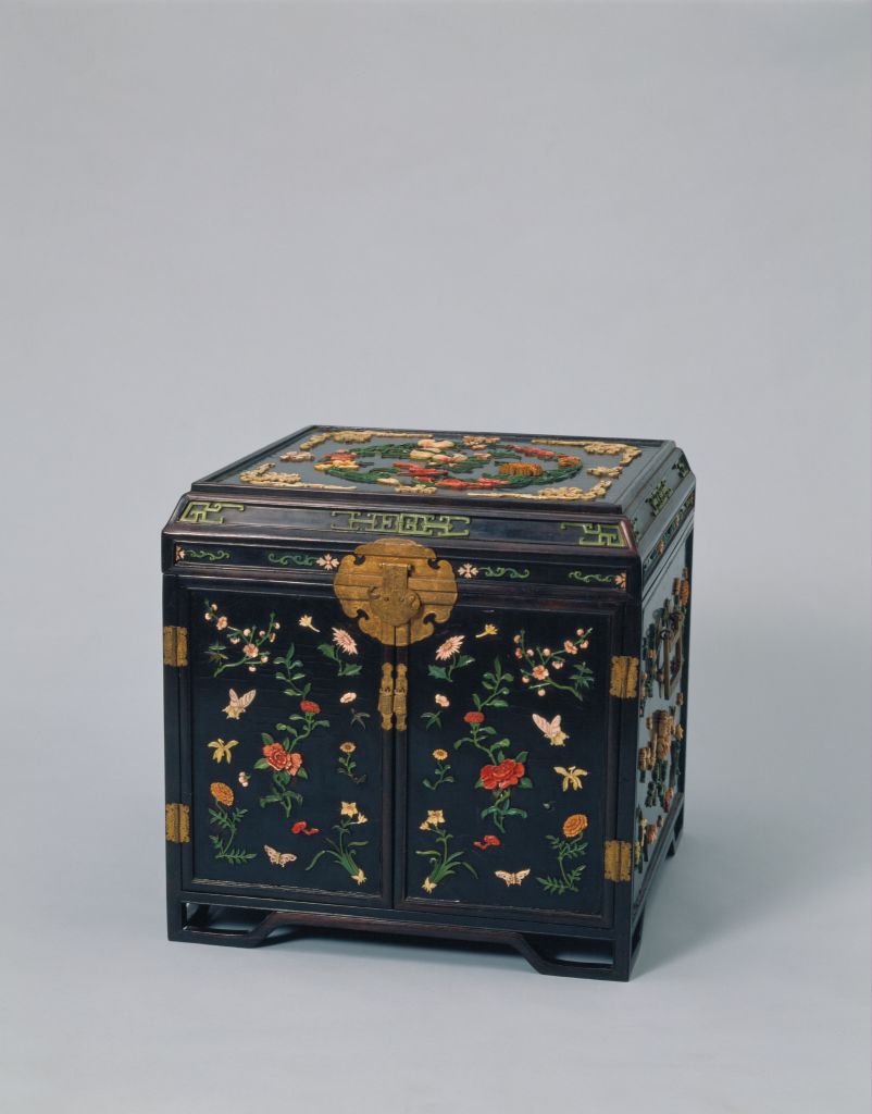 图片[1]-Black lacquer painted gold inlaid stained tooth dressing box-China Archive